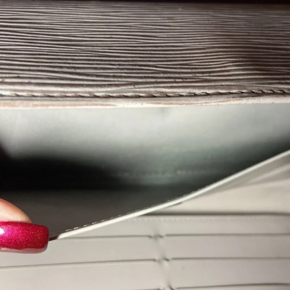 Louis Vuitton Purple Wallet - Picture 12 of 15